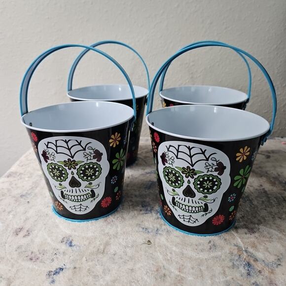 4 - 8" Tall x 5" Wide Halloween Day Of The Dead Skull Tin Bucket Pail Decoration - Picture 4 of 4
